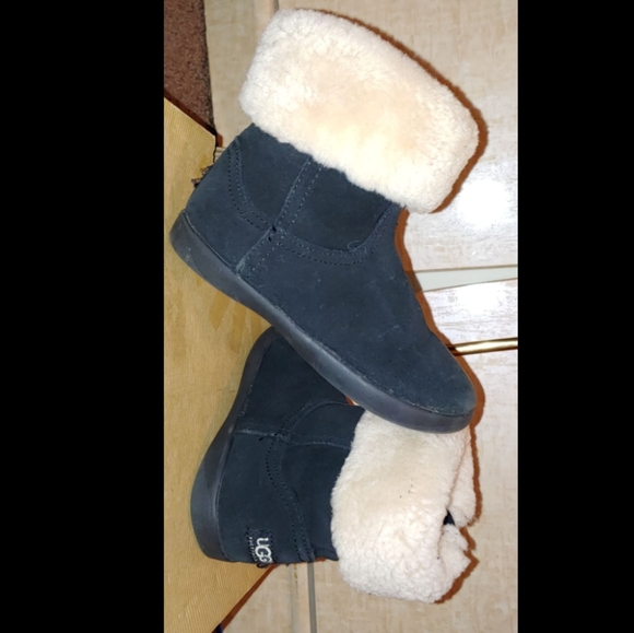 Ugg GIRLS TODDLERS JORIE II BOOT 🖤🖤🖤 - Picture 5 of 8